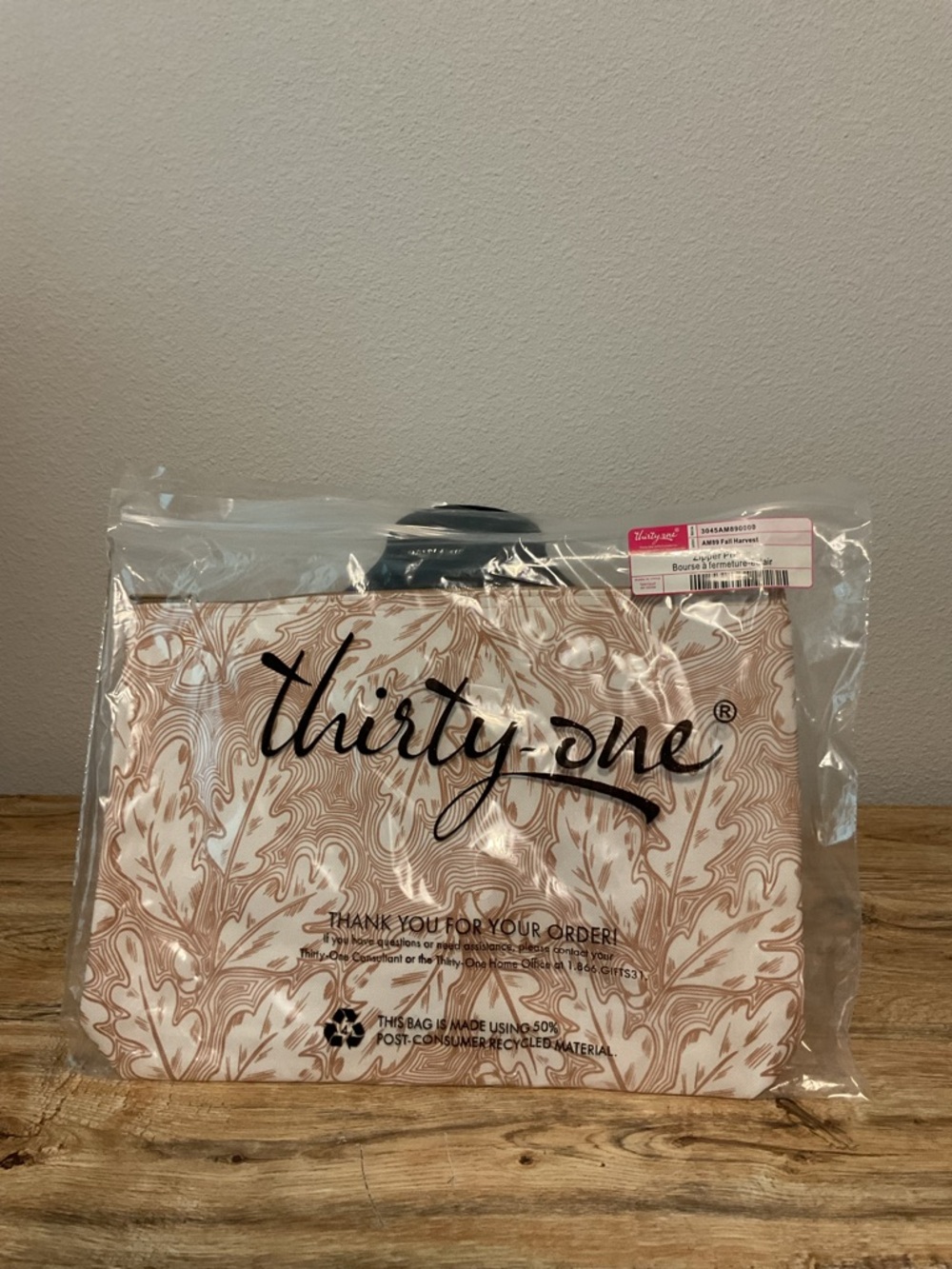 thirty-one Lg Zipper Pouch in Fall Leaves
